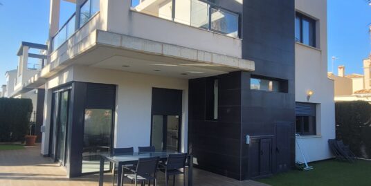 Detached House in Lomas De Cabo Roig