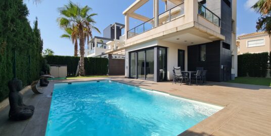 Independent Villa in Lomas de Cabo Roig