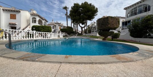 Ground floor bungalow with garden and Community pool in Torrevieja